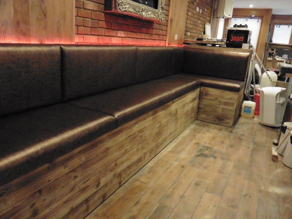 The Vine Brentwood upholster seating